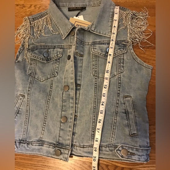 NWT Rhinestone Fringe Denim Jacket Sleeveless Collared washed blue size S - Picture 13 of 14